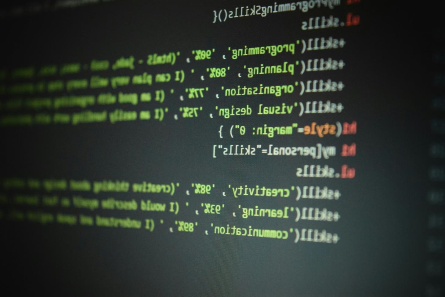 Arbeitsplatz mit Fokus auf digitale Typografie